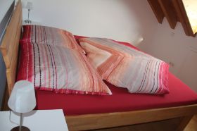 Schlafzimmer DG.jpg